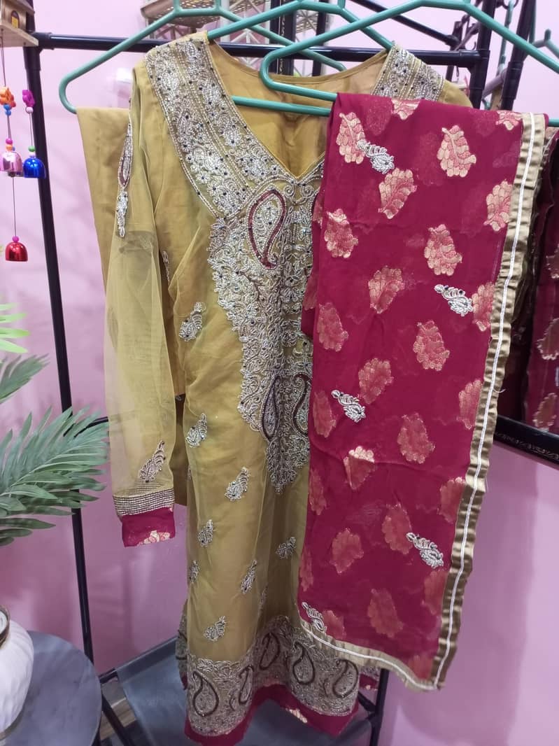second hand clothes 0