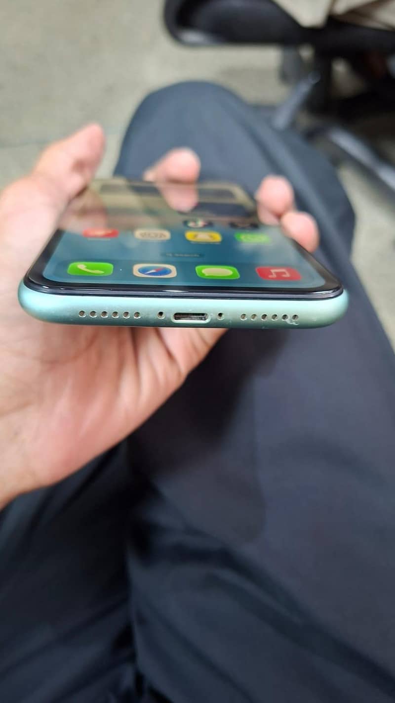 Apple iPhone 11 5