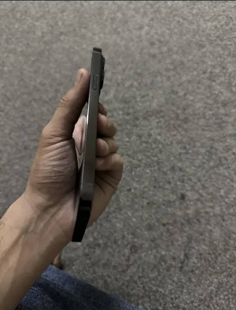 Apple iPhone 14 Pro Max 1