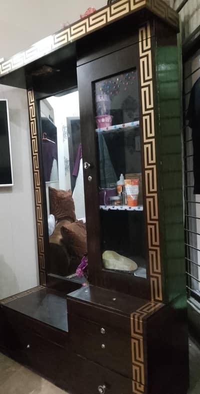 Dressing & Side Tables