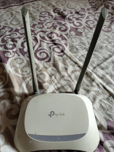 TP-LINK Router Model TL-WR840N
