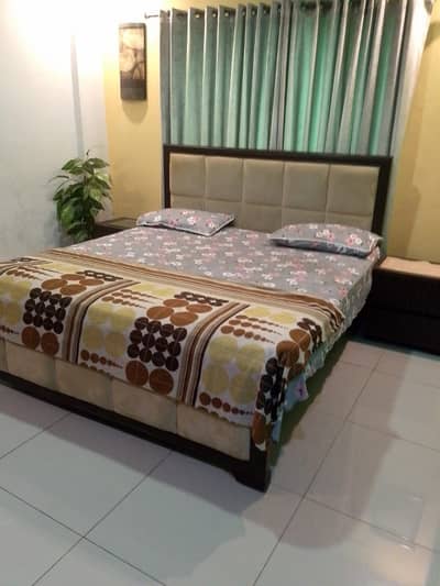 Two bedroom phr day short Time apartment available bahria twon
