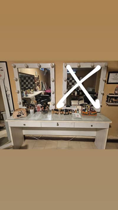 Makeup table and mirror