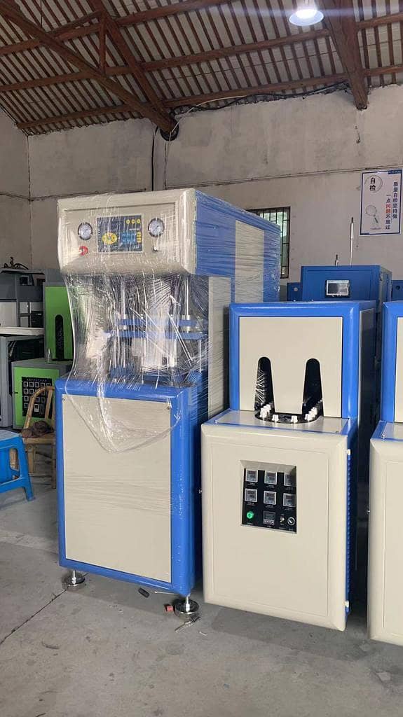 Pet Blowing Machine 1