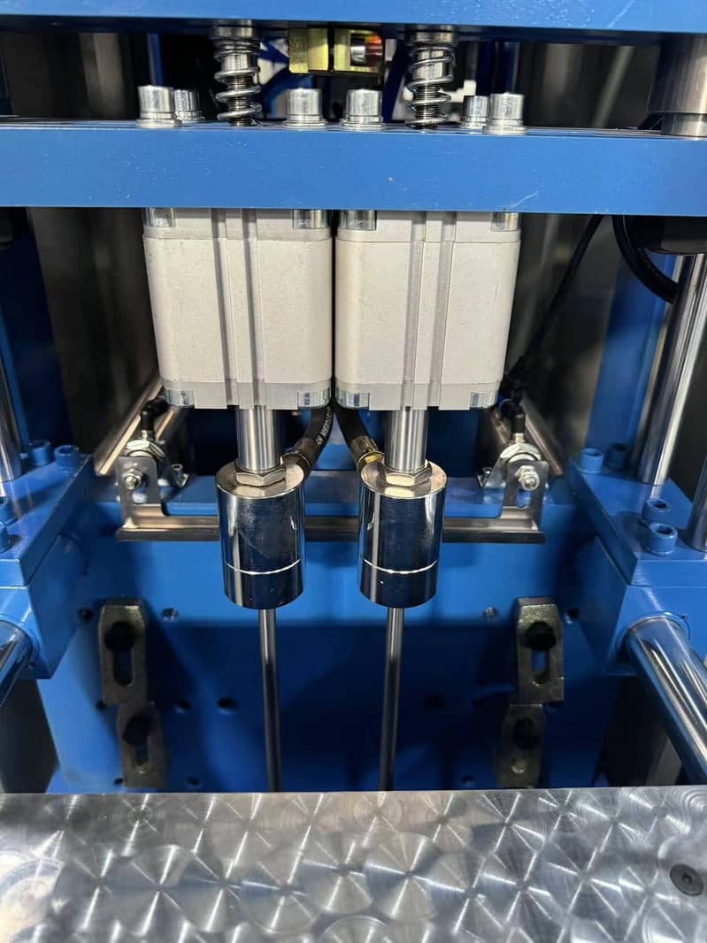 Pet Blowing Machine 3