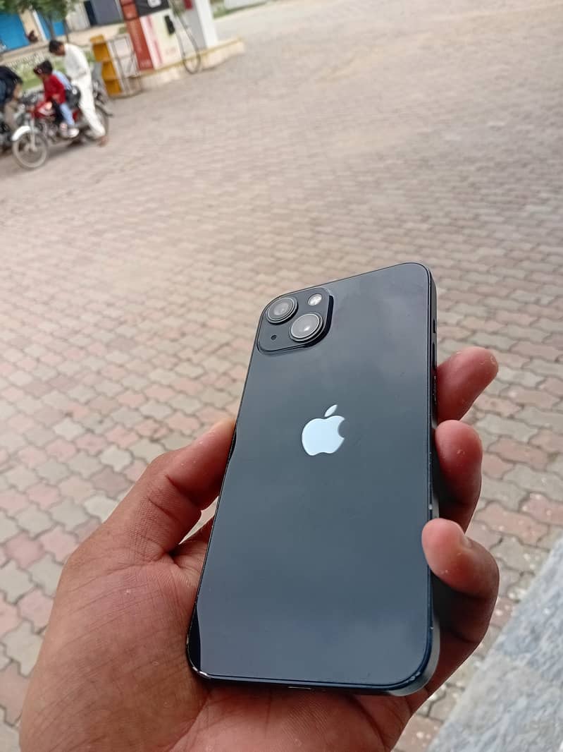 Apple iPhone 13 1