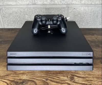 ps4 pro 1 Tb with 3 controlers and 5 games