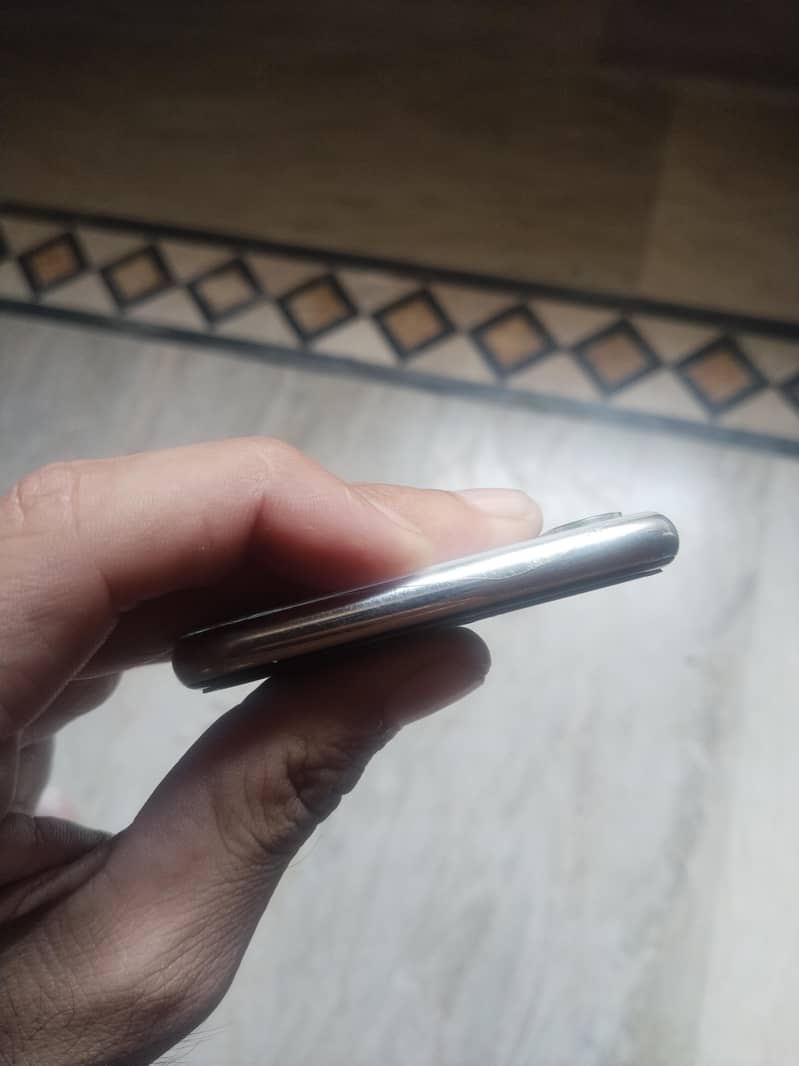 Apple iPhone X 3