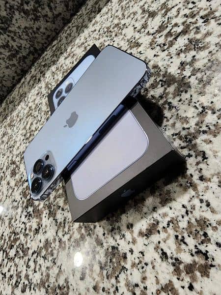 iPhone 13 Pro Max 0