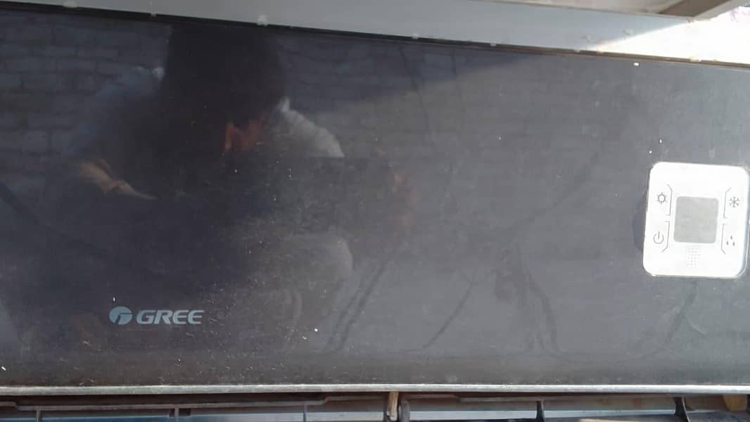 split AC good condition 1.5 ton 0