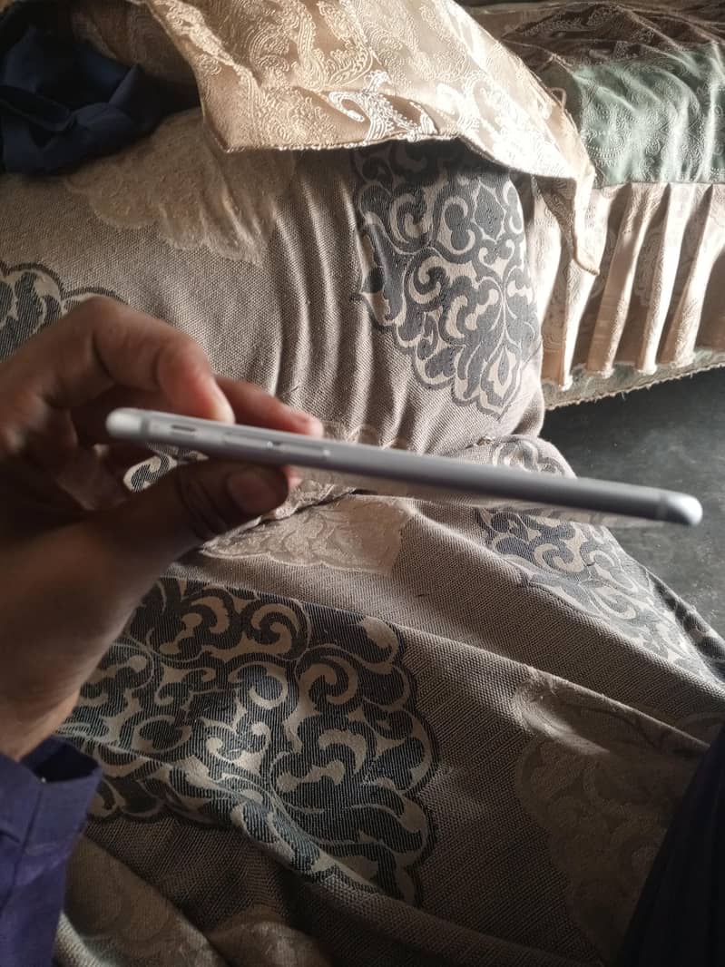 Apple iPhone 6 4