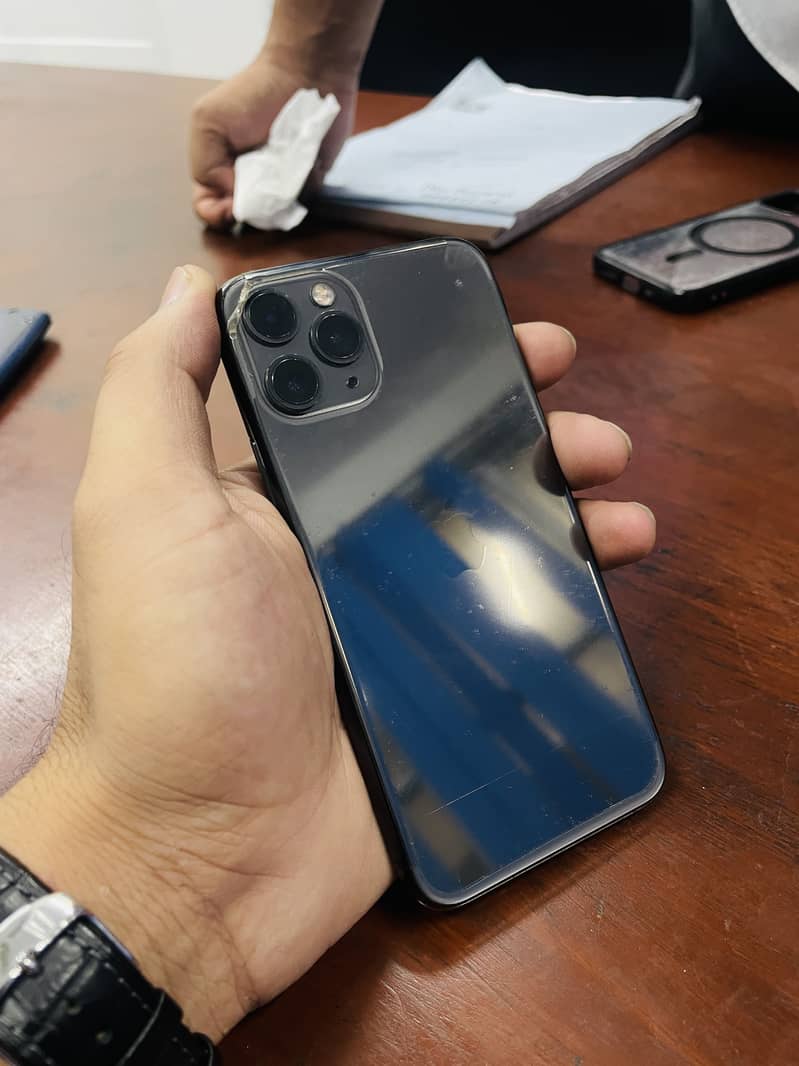 Apple iPhone 11 Pro 2