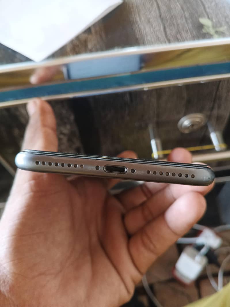 Apple iPhone 8 Plus 3