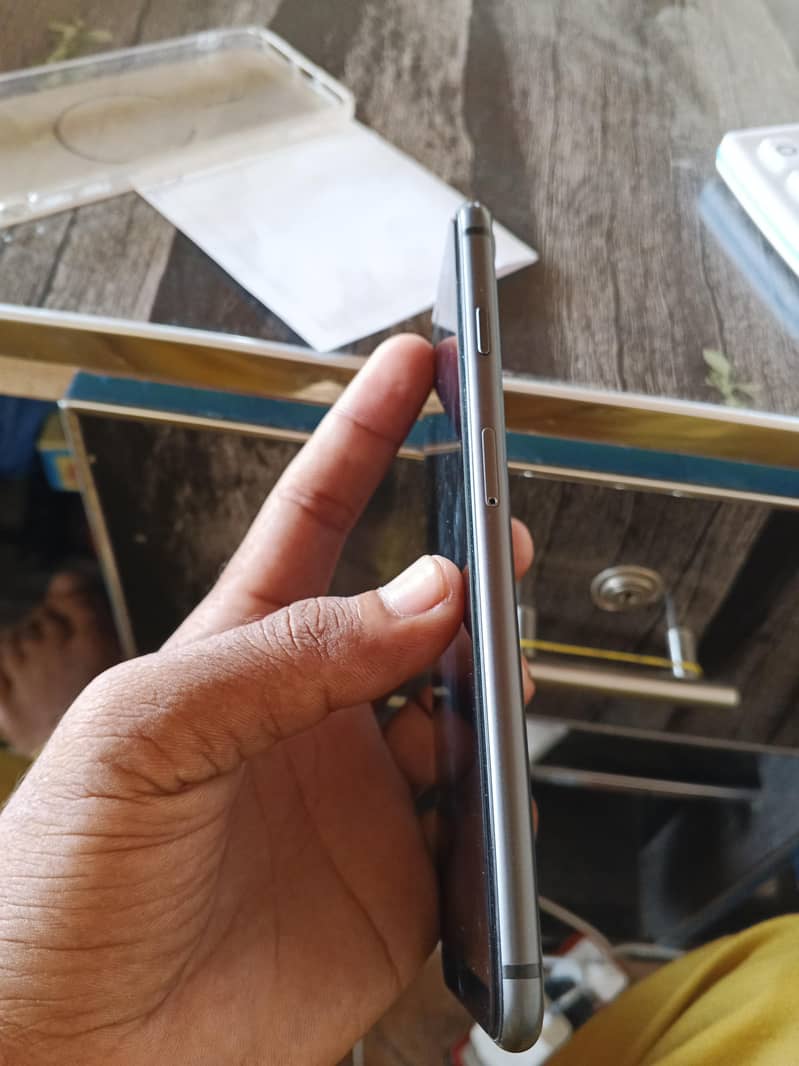 Apple iPhone 8 Plus 5