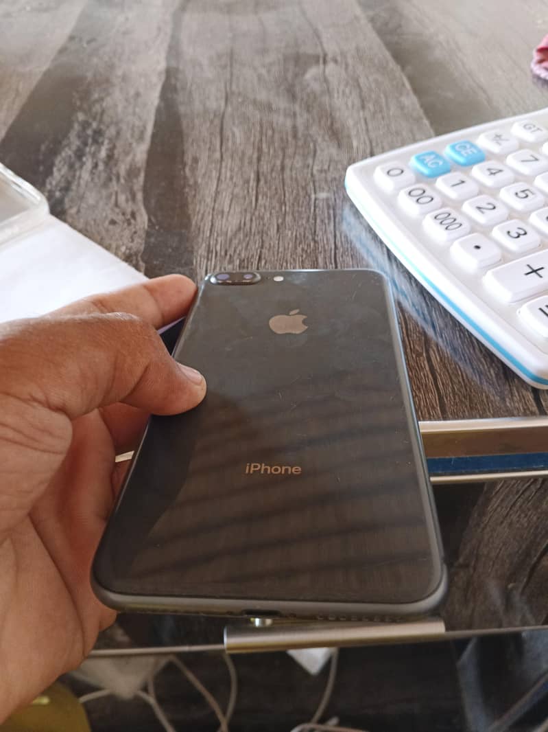 Apple iPhone 8 Plus 7