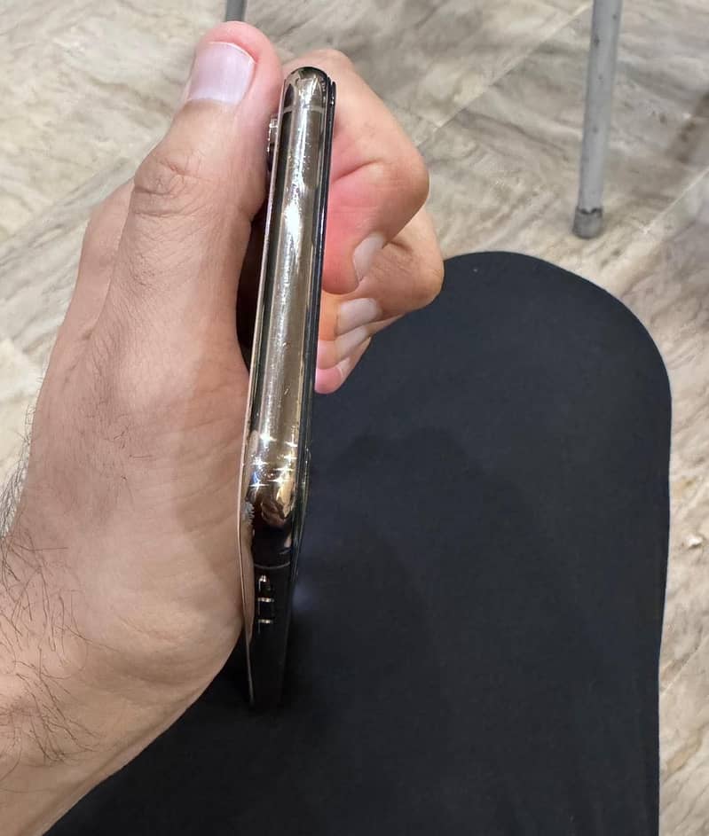 iPhone XS Max 1