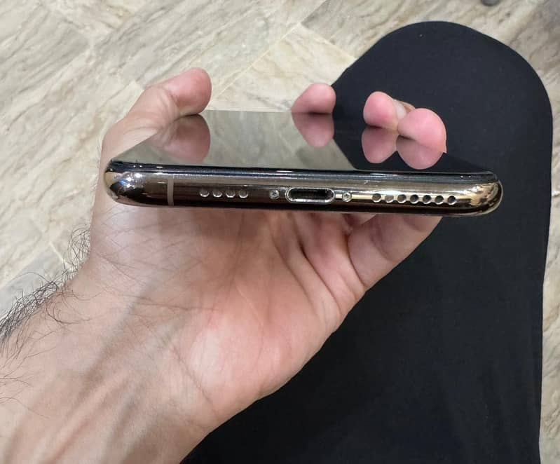 iPhone XS Max 2