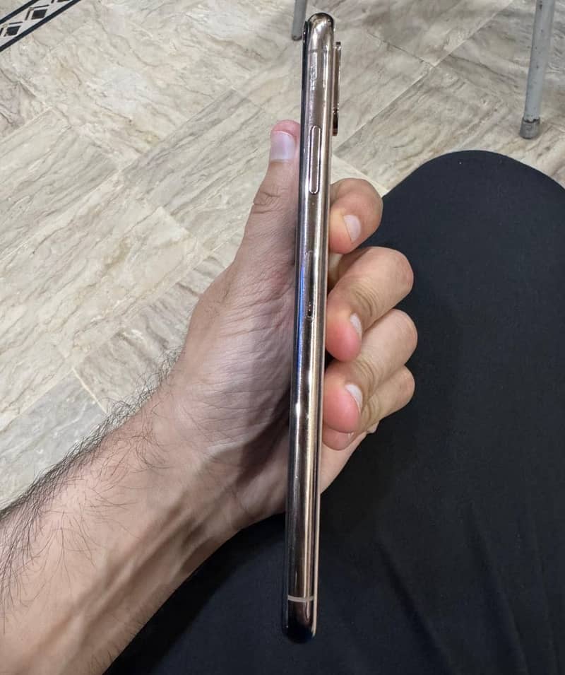 iPhone XS Max 3