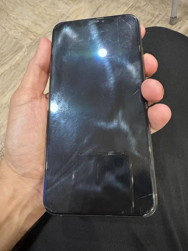 iPhone XS Max 5