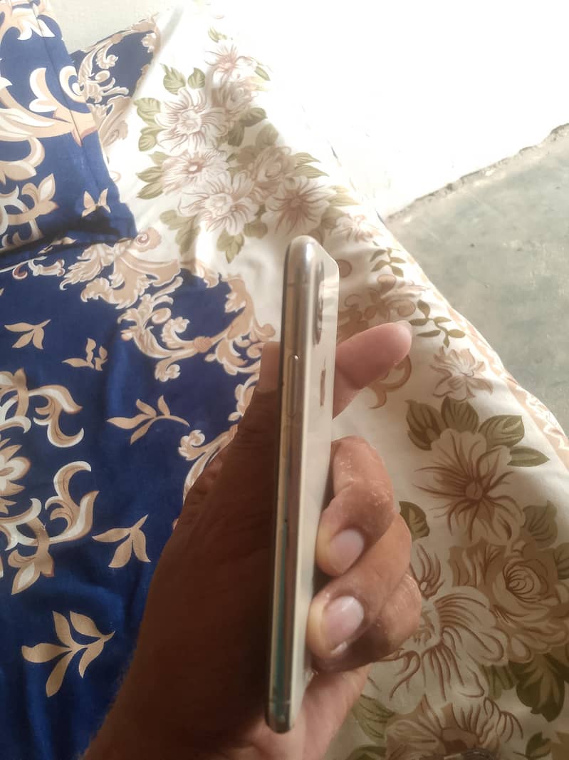 Apple iPhone X 2