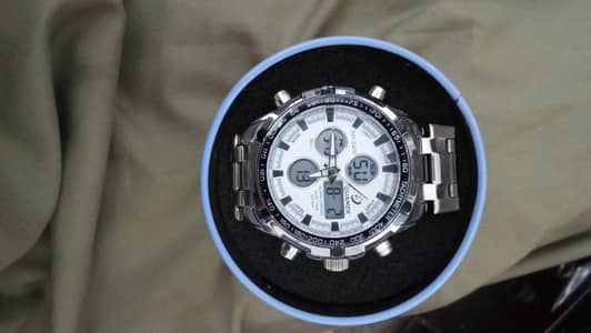 Quamer watch brand new condition. if you look better than other try it