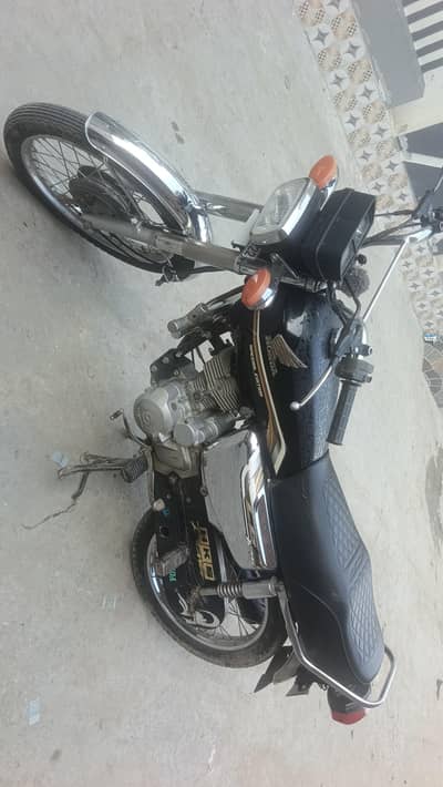 Honda 125 self start 21 model all Punjab nbr dacomnet complete
