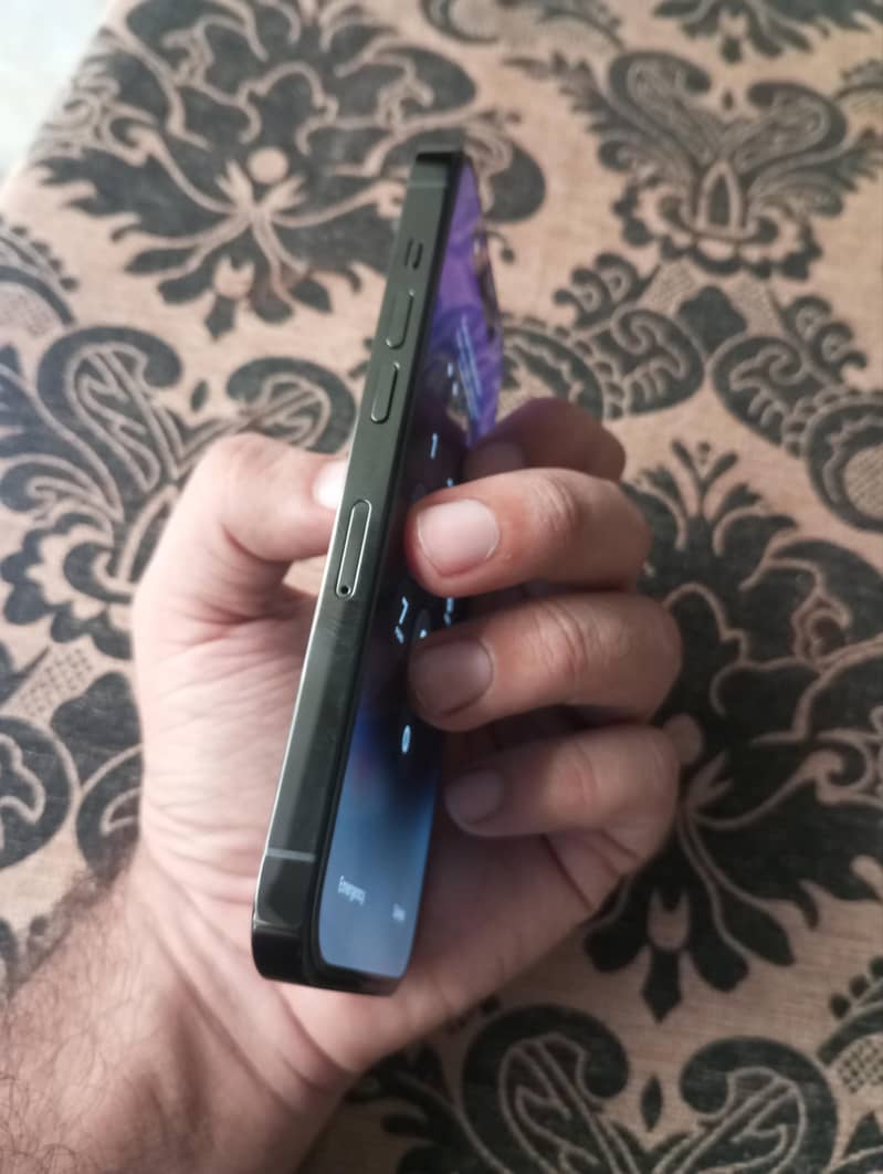 Apple iPhone 14 Pro 1