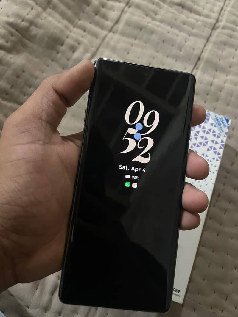 Tecno CAMON 40 Pro 1