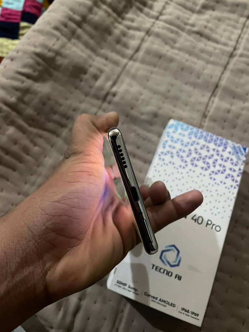 Tecno CAMON 40 Pro 5