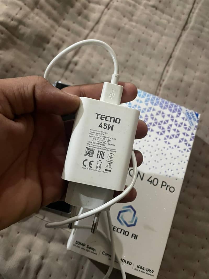 Tecno CAMON 40 Pro 6