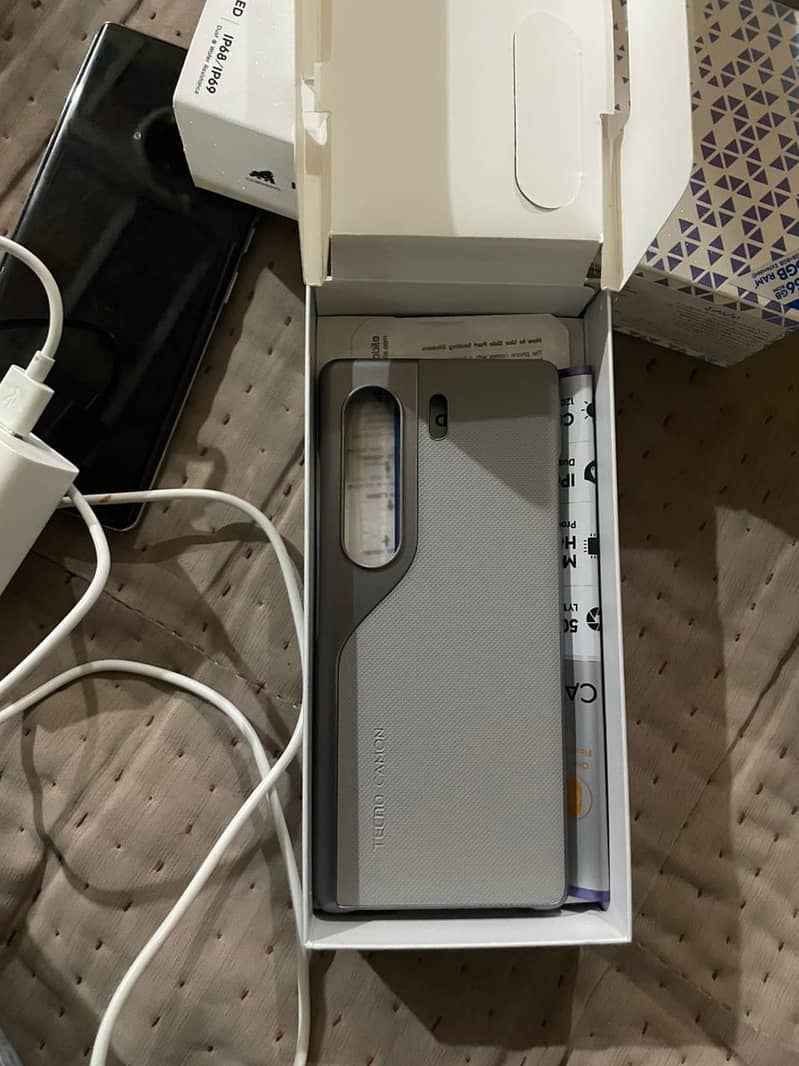 Tecno CAMON 40 Pro 7