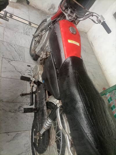 2 bike han ek hero 11 modal ek 14 modal hi speed