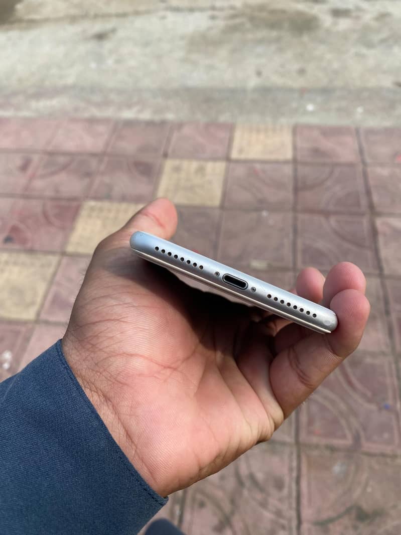 iphone 8 plus 4