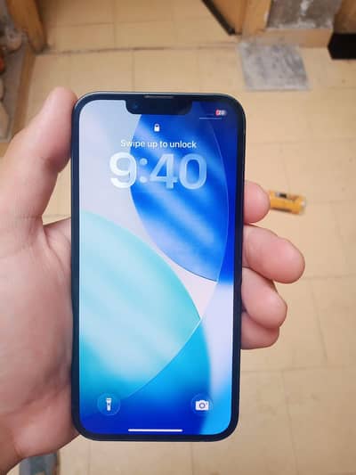 Apple iPhone 13