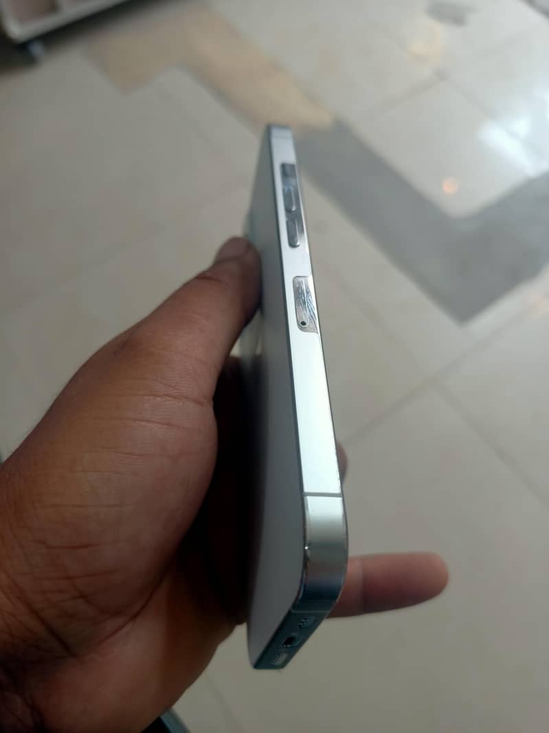 Apple iPhone 13 Pro 2