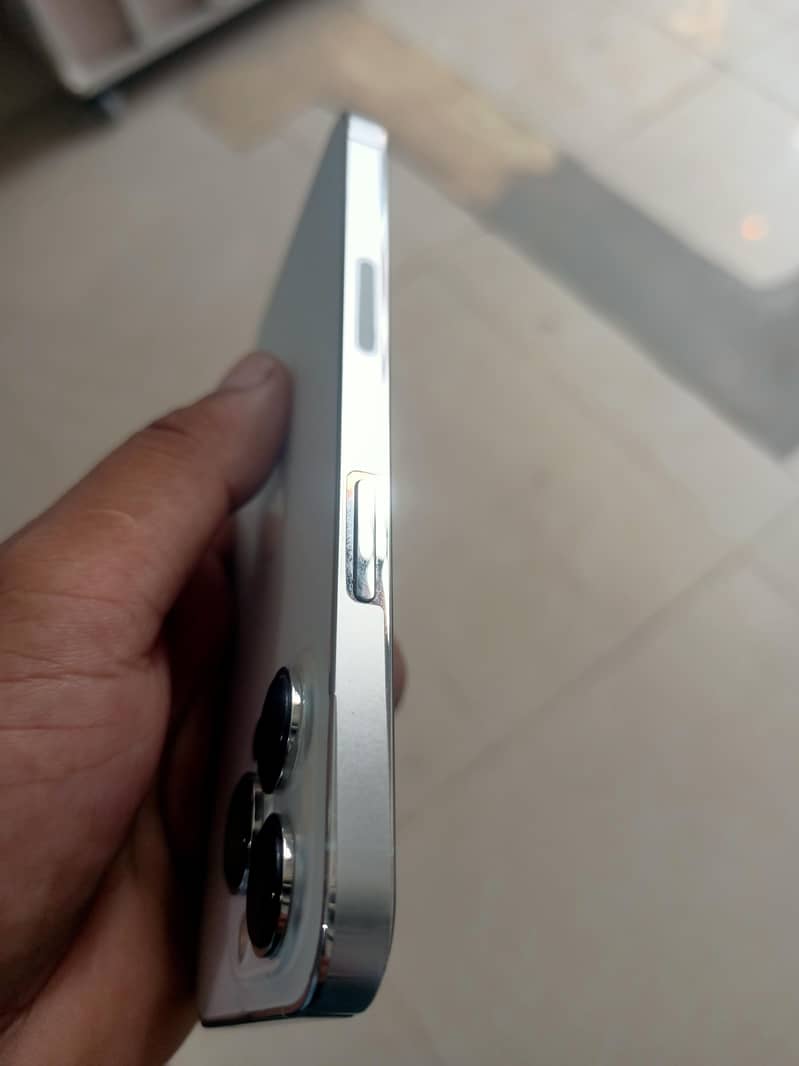 Apple iPhone 13 Pro 3