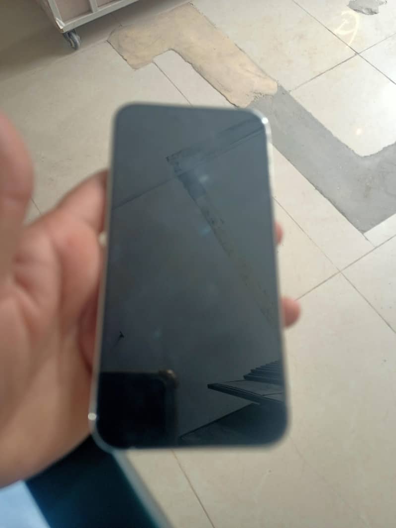 Apple iPhone 13 Pro 4