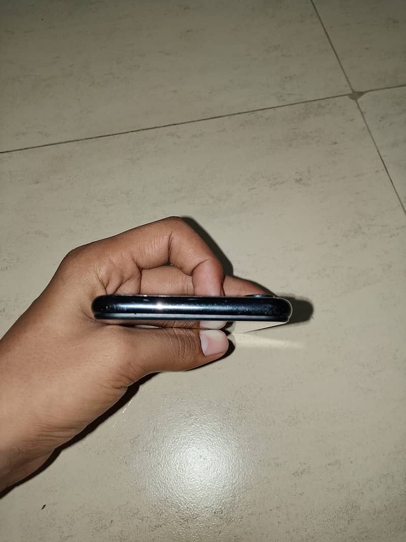 Apple iPhone X 3