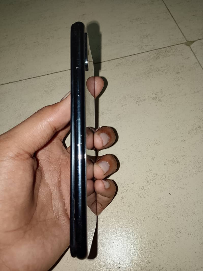 Apple iPhone X 4