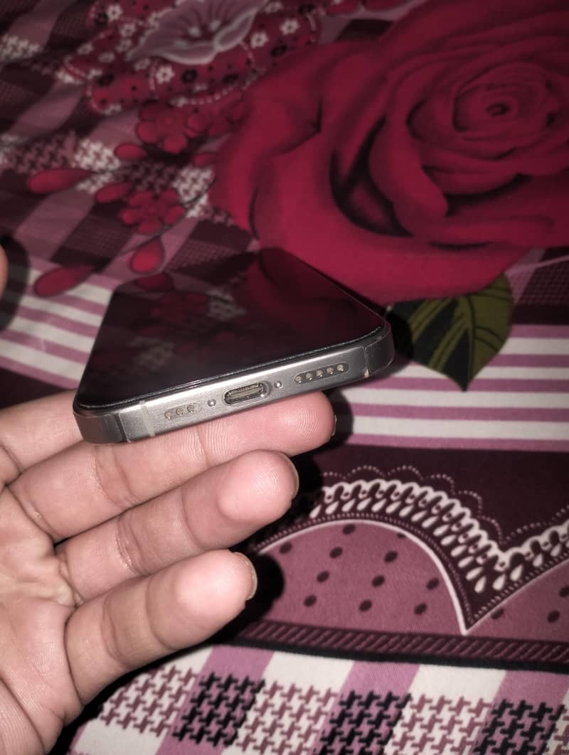 iPhone 15 pro 2