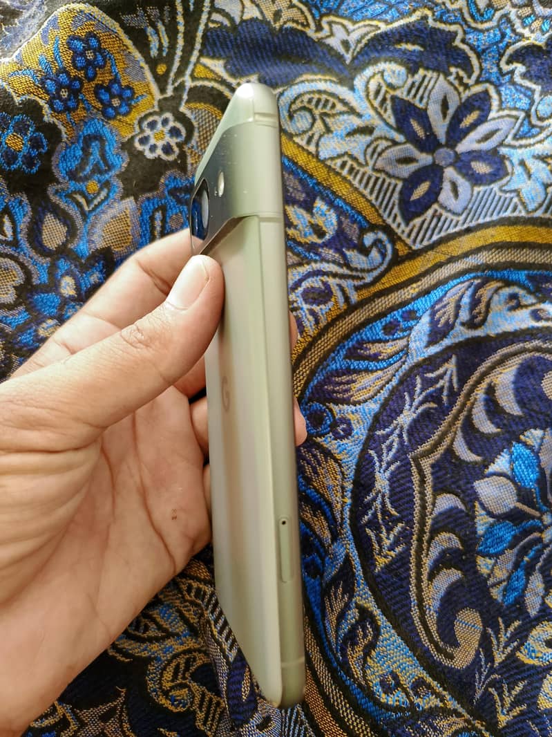 google pixel 8 10/10 condition 1