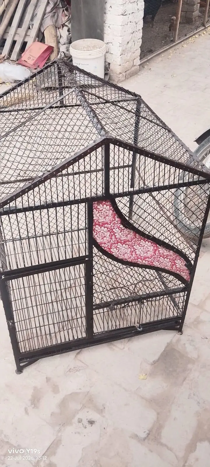 cage for birds nd hen