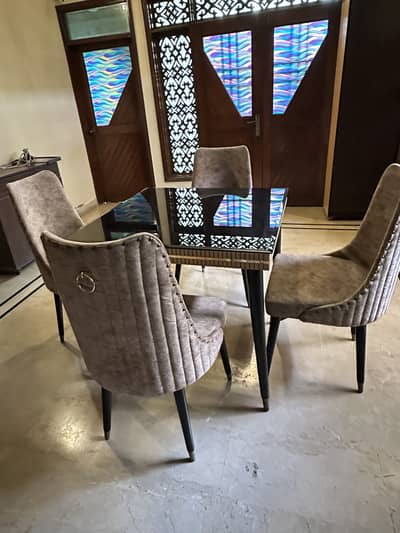 Elegant 4-Seater Dining Table Set