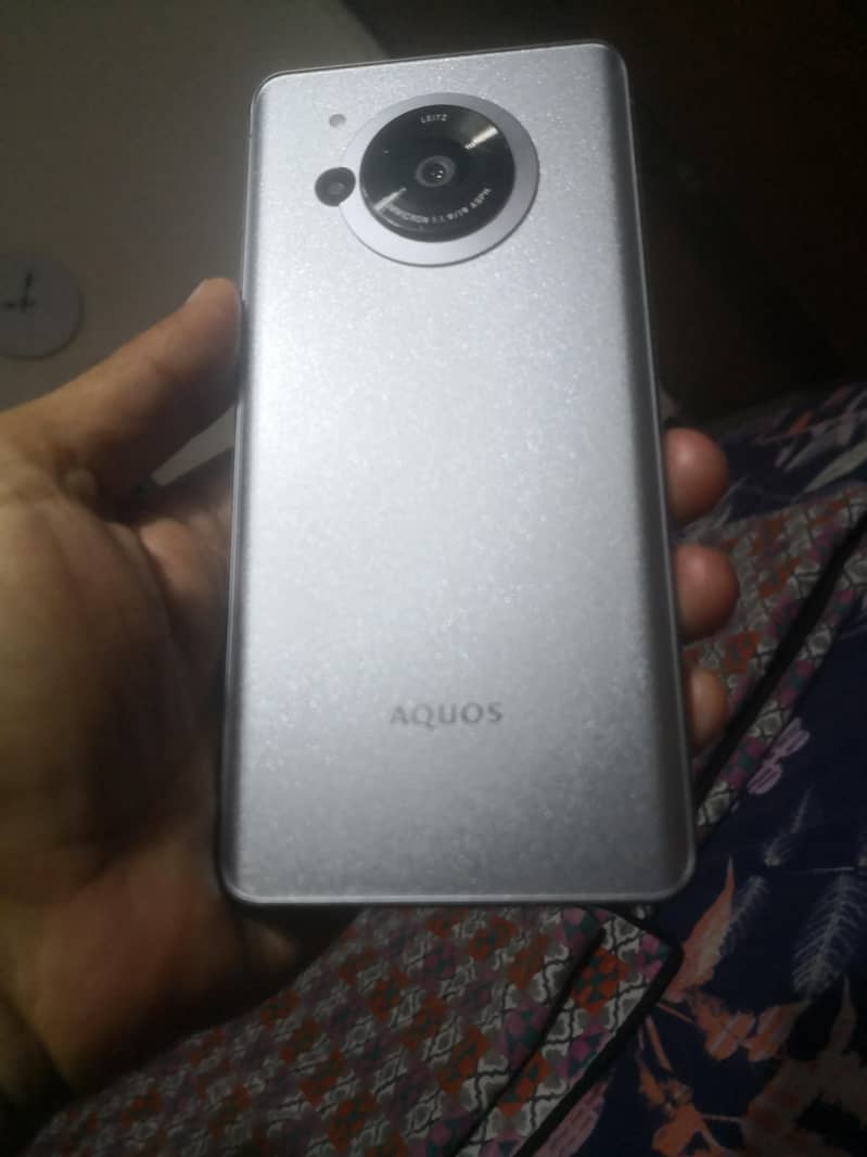 sharp aquos R7 10/10. . Zero dot zero shade 0