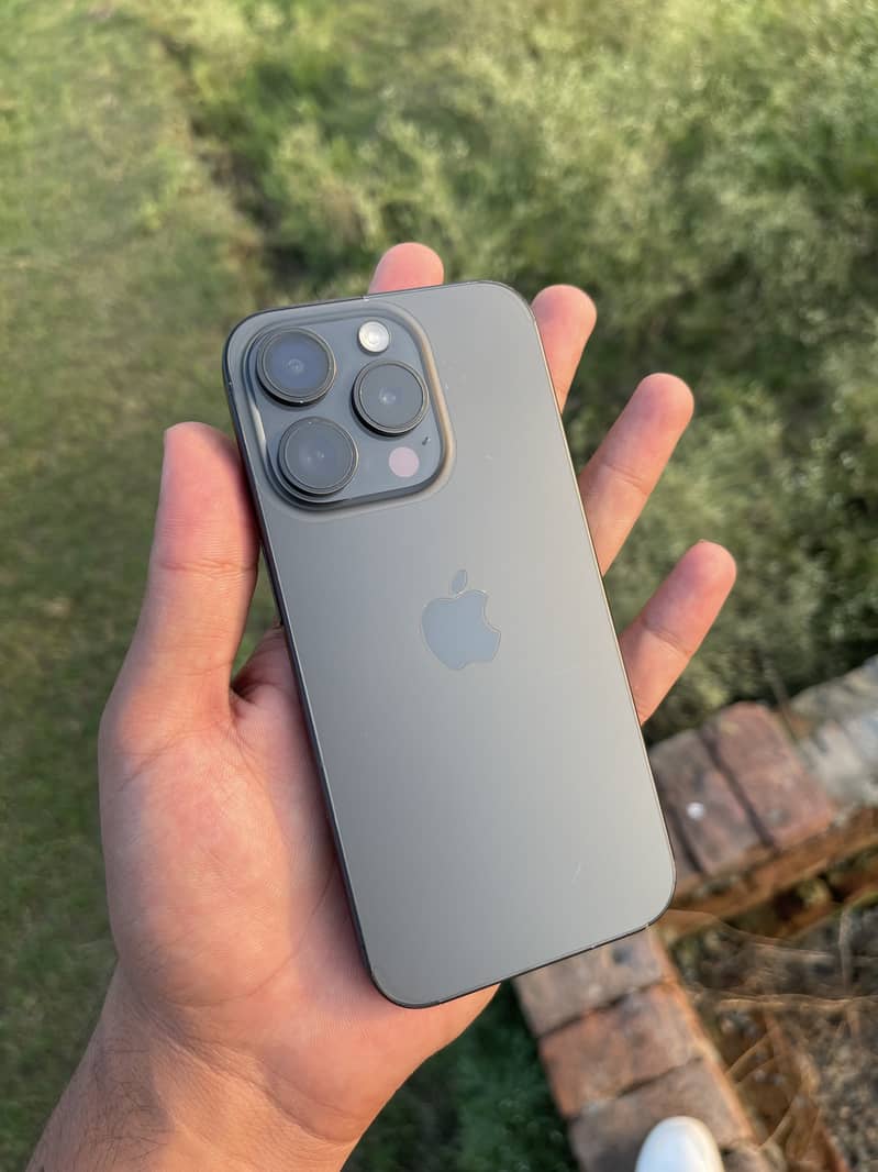 Apple iPhone 15 Pro 0