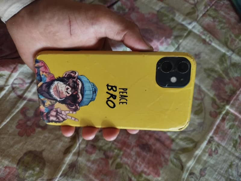 iPhone 11 4