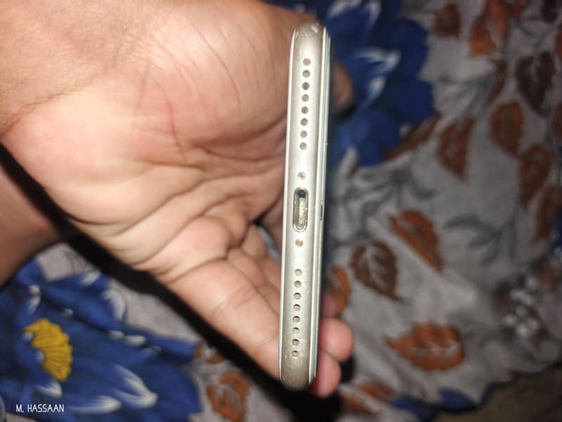 Apple iPhone 7 Plus 1