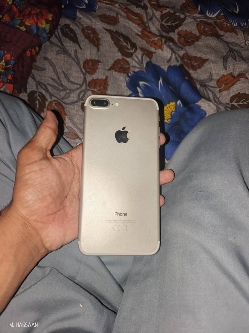 Apple iPhone 7 Plus 2