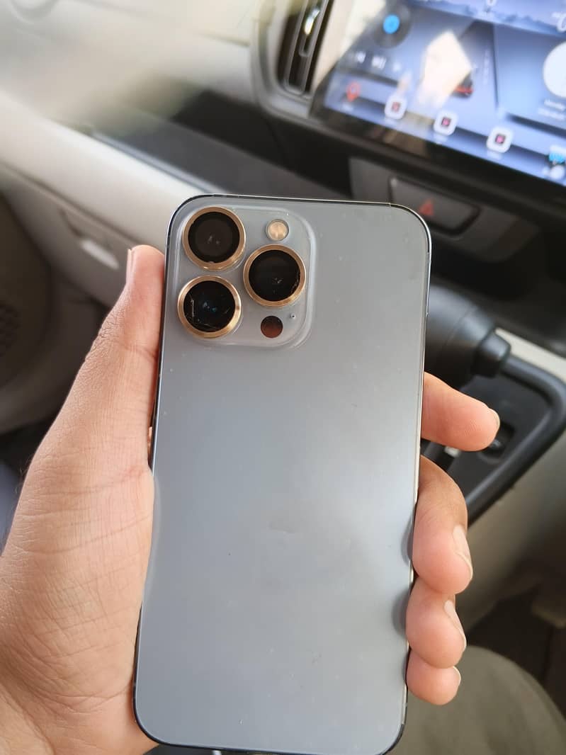 Apple iPhone 13 Pro 1