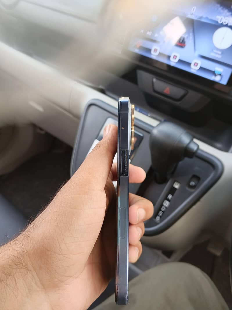 Apple iPhone 13 Pro 4